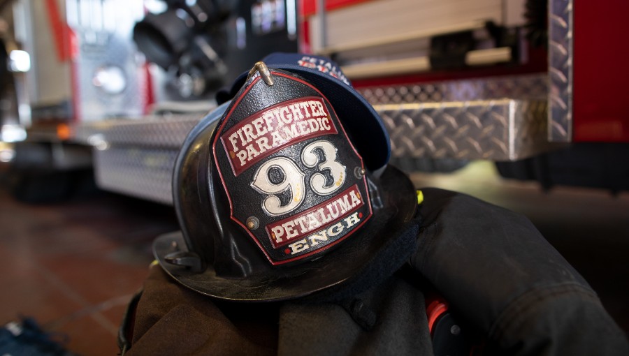 photo of Petaluma fire fighter helmet