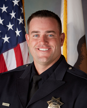 Steven Cummings photo of police officer