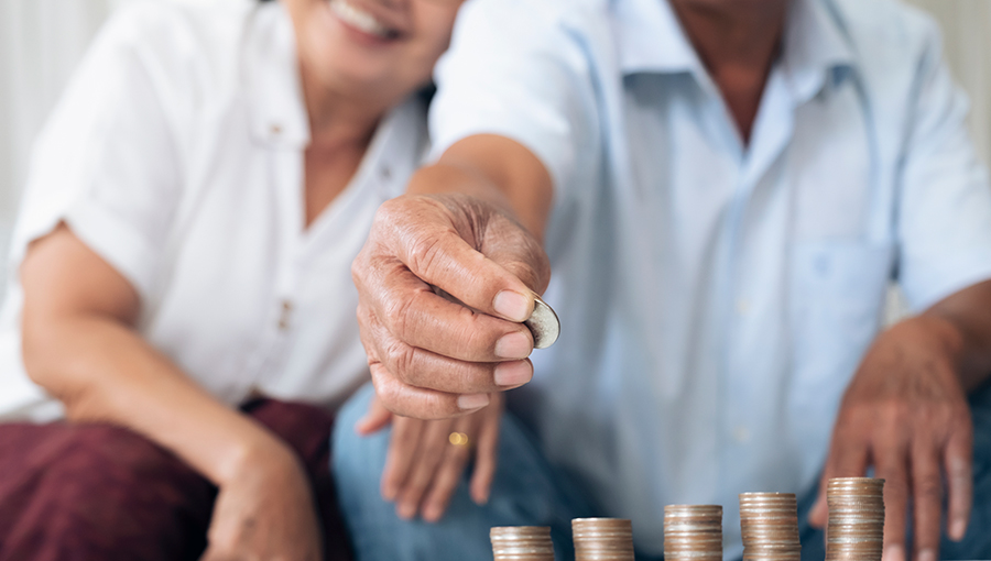 couple saving for retirement