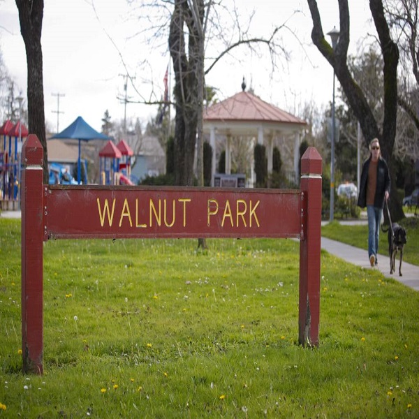 walnut park sign