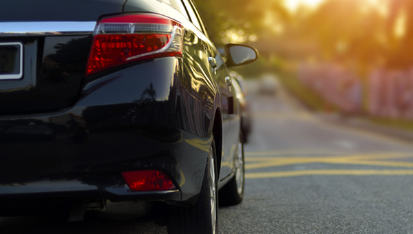 Traffic 900×510 image of a car