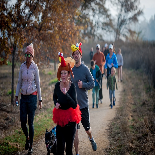 Image of runners at the turkey trot