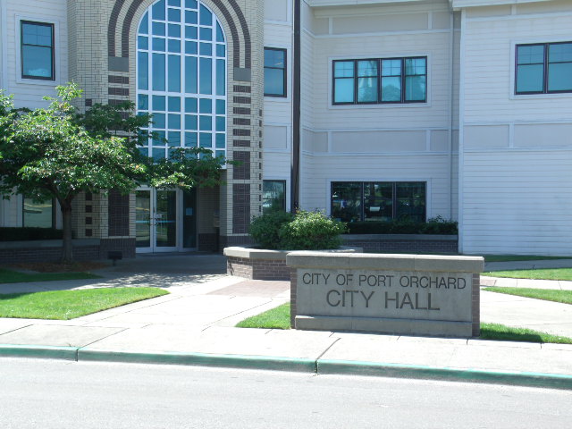 Port Orchard City Hall as seen from Prospect Street