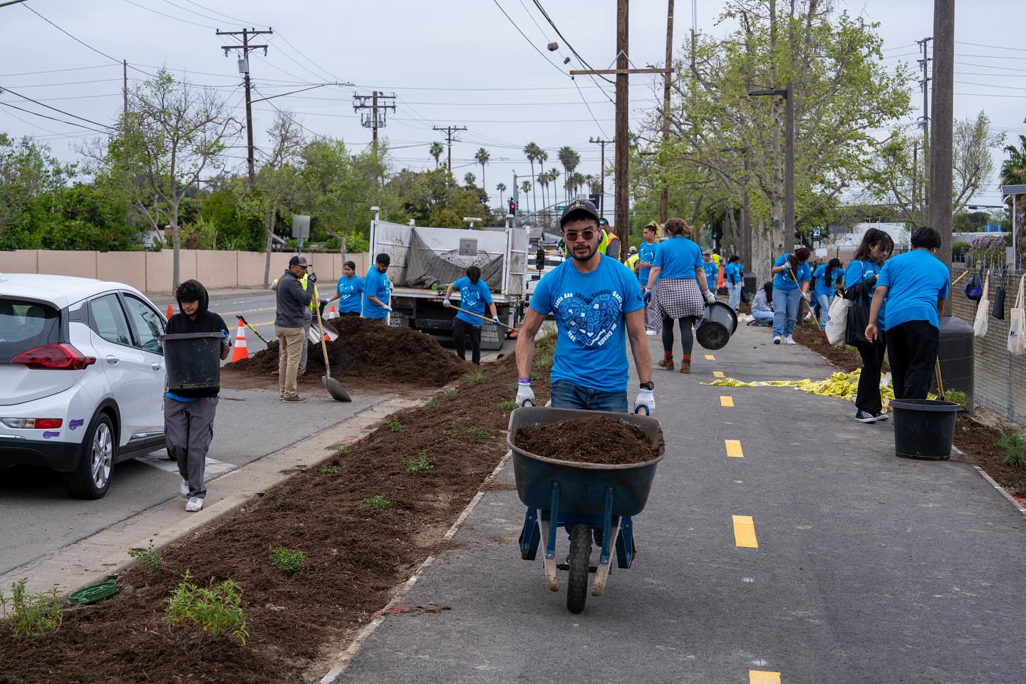 Volunteers at Me Encanta Santa Ana