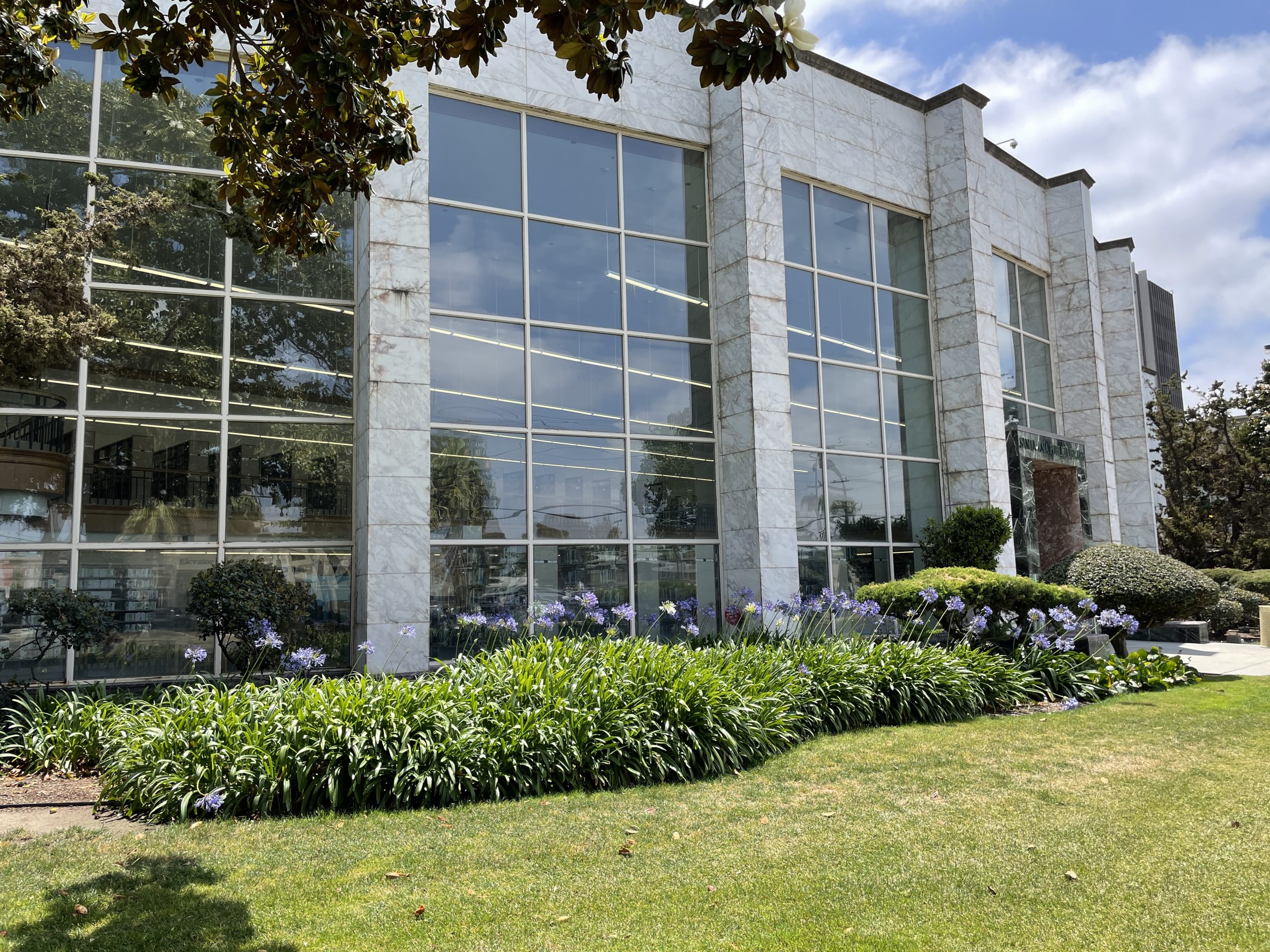 Front of the Santa Ana Public Library