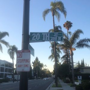 damaged 20th Street sign