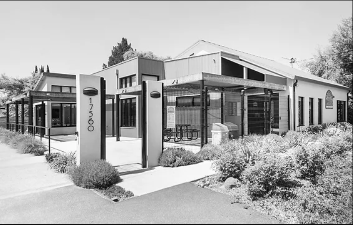 Black and White photo of a building.