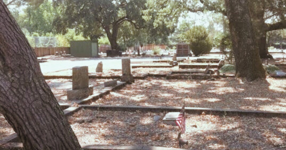 Photo of Valley Cemetery grave sites.