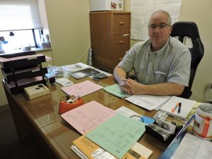 DSCN1744 Male civil service sergeant at desk