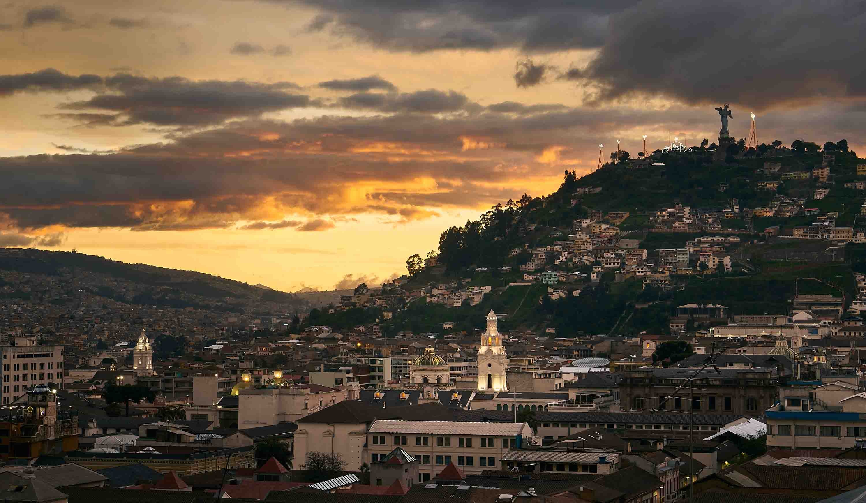 Quito around