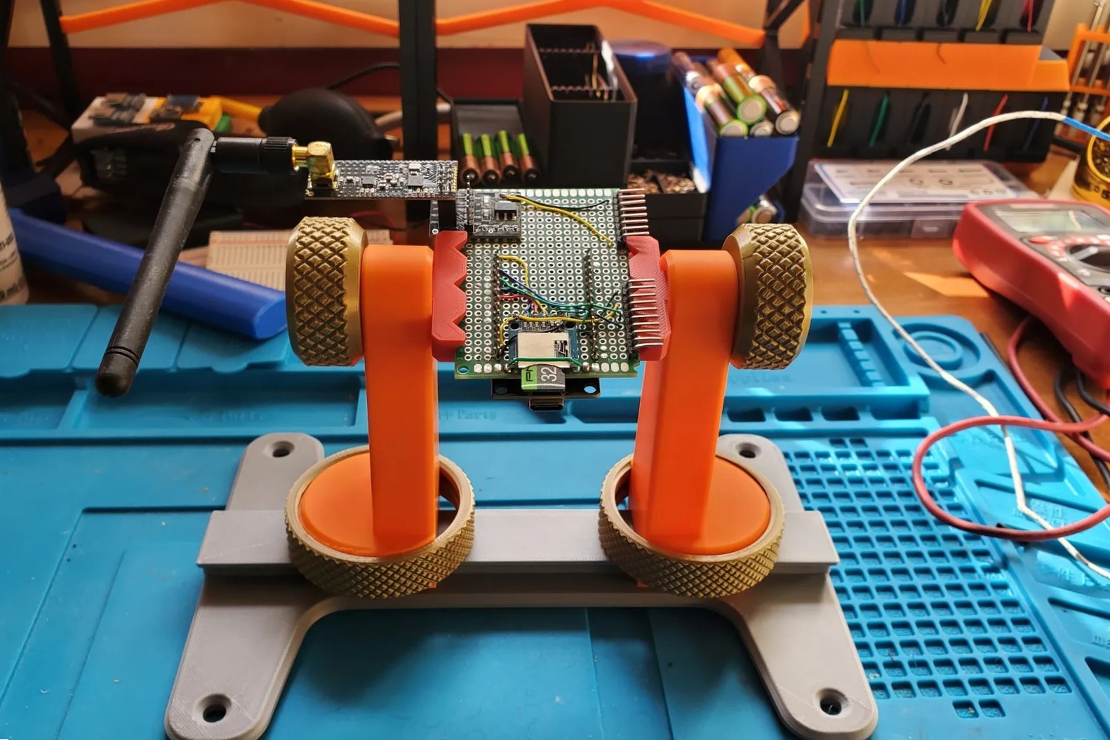 Adjustable PCB Holder Tool model by squinn, photo by monkeyWad