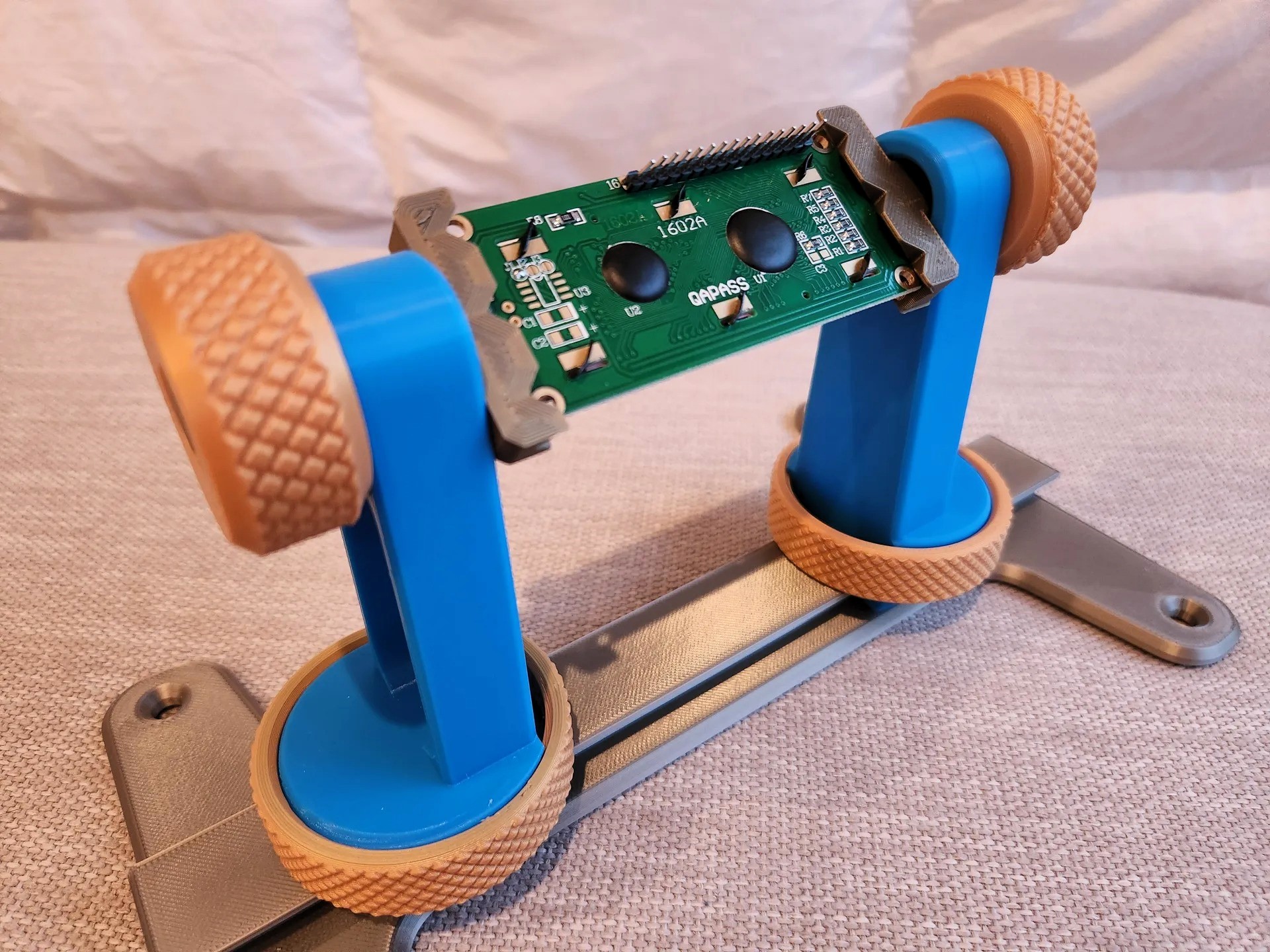 Adjustable PCB Holder Tool model by squinn