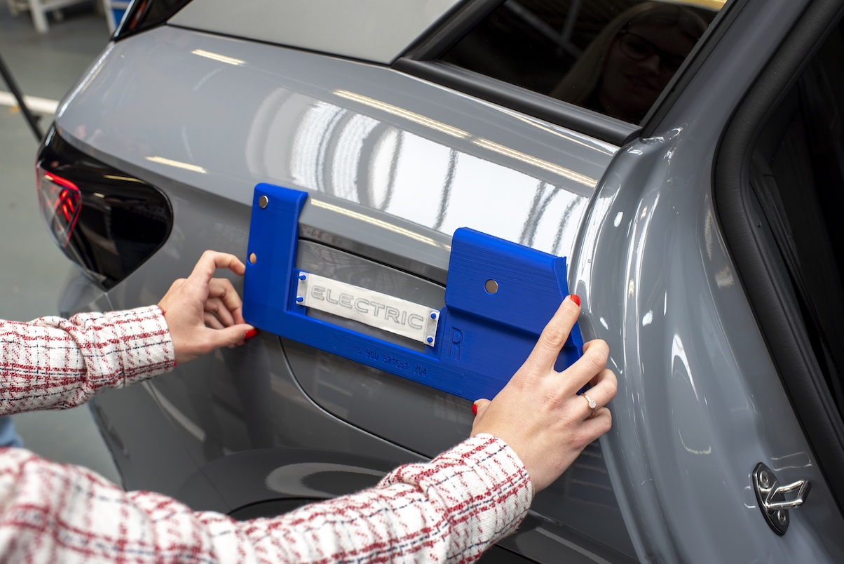 Trainees using Prusa printers