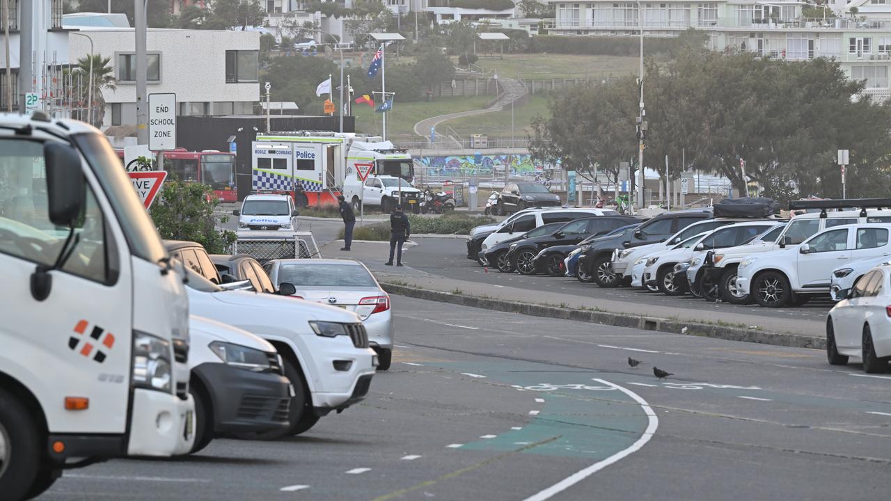 An image of the scene of the Bondi Beach the day after the shootings.