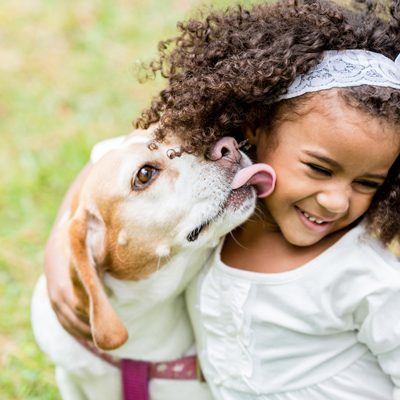 Crianças e cães: garantir uma relação segura