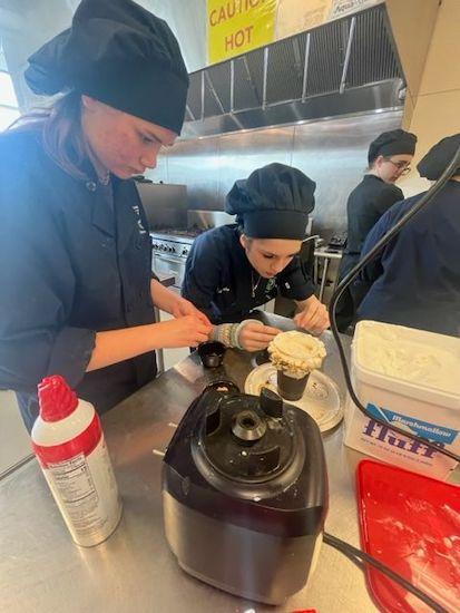 Nous étions ravis de savourer les délicieuses friandises préparées pour le 1er concours annuel Frappe.