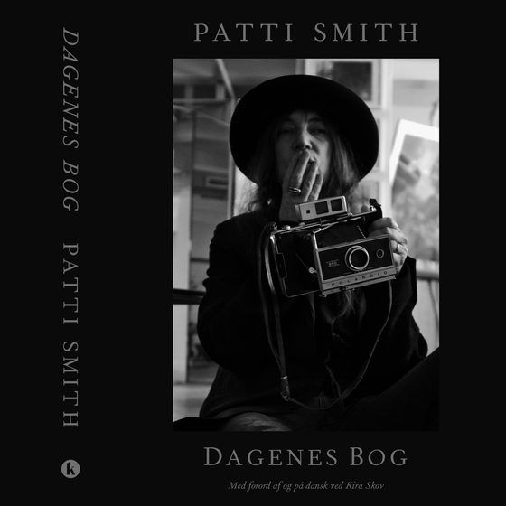 Dagenes bog (e-bog) af Patti Smith