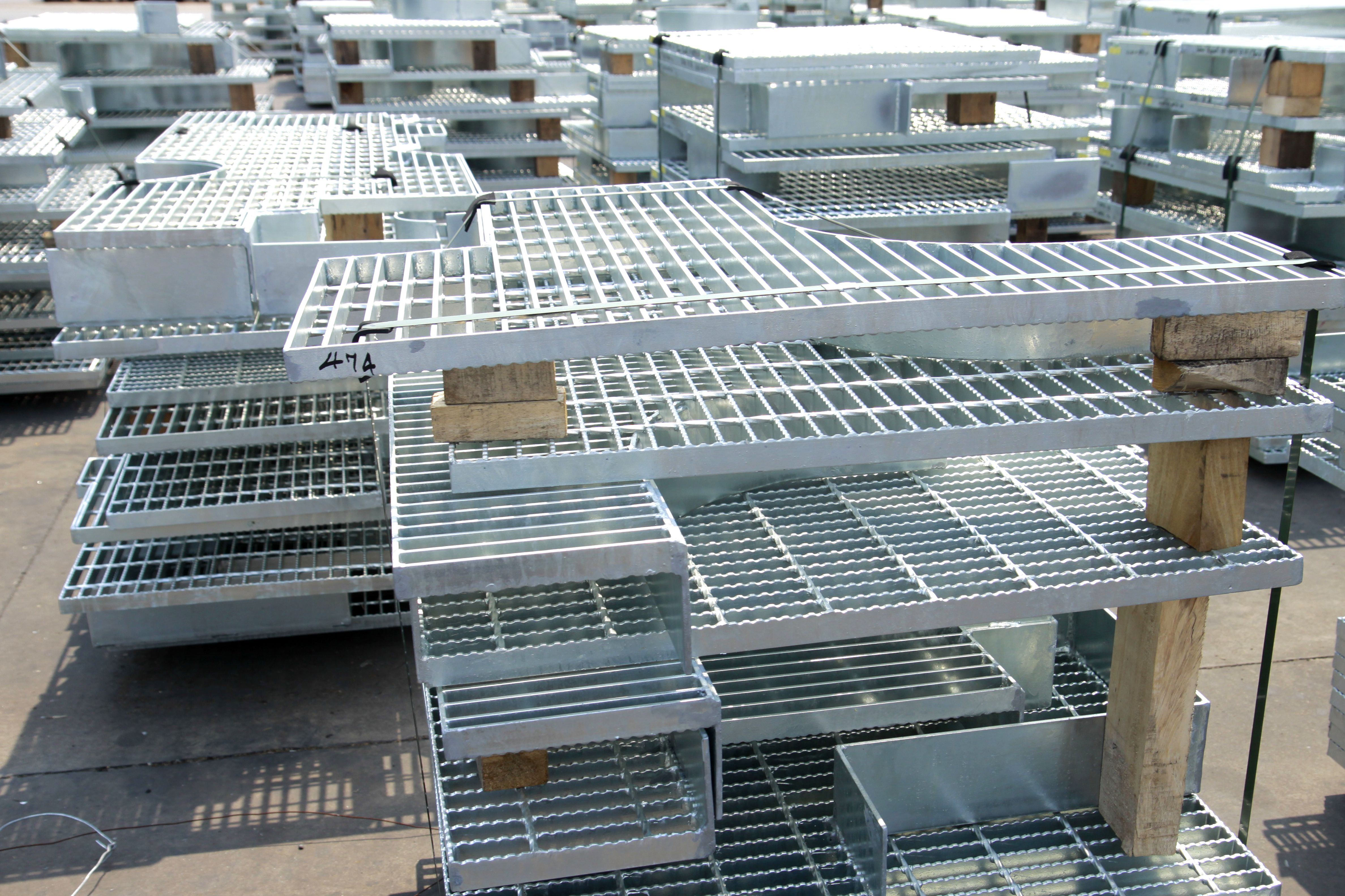 Different methods of galvanisation to enhance steel