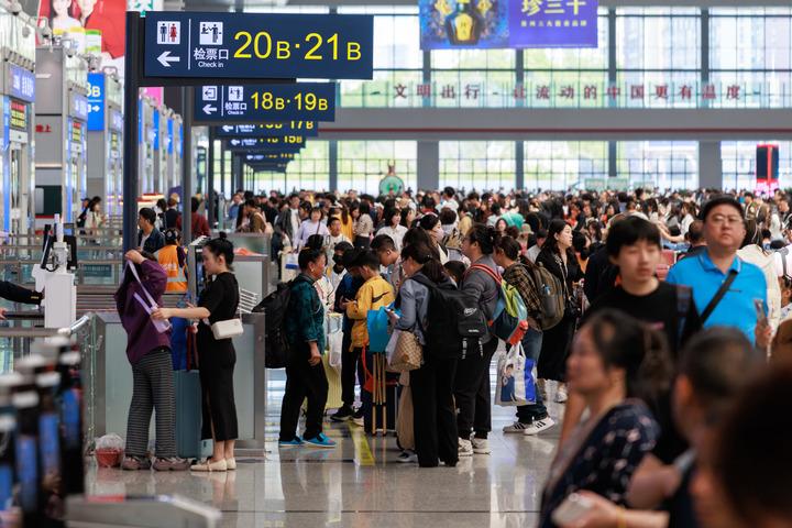 Cina ferrovie da Romadailynews.it cina ferrovie record passeggeri in primo giorno di vacanze per primo maggio