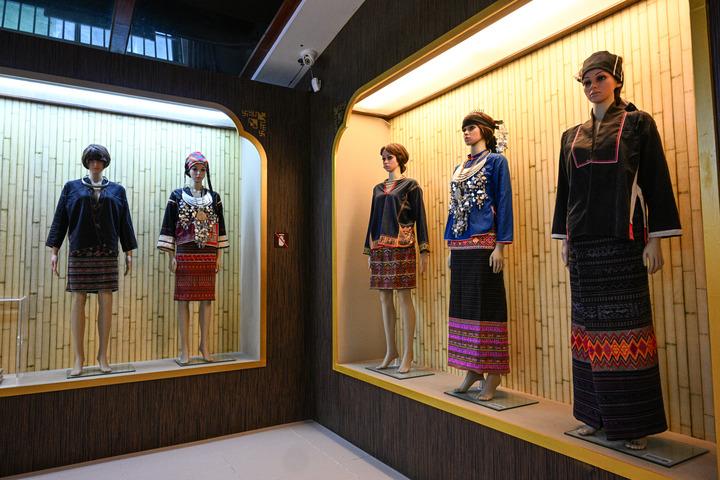 Cina: musei della provincia Hainan vantano la ricca cultura dell’etnia Li Cina: musei della provincia Hainan vantano la ricca cultura dell’etnia Li