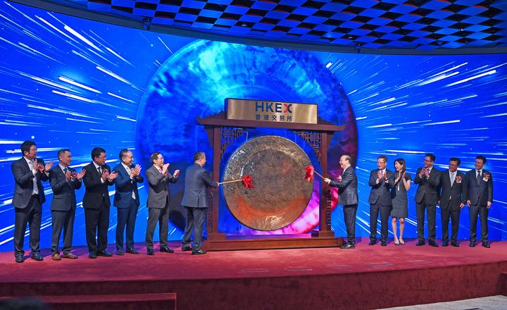 Cina: cerimonia di quotazione di CATL a Borsa di Hong Kong Cina: cerimonia di quotazione di CATL a Borsa di Hong Kong