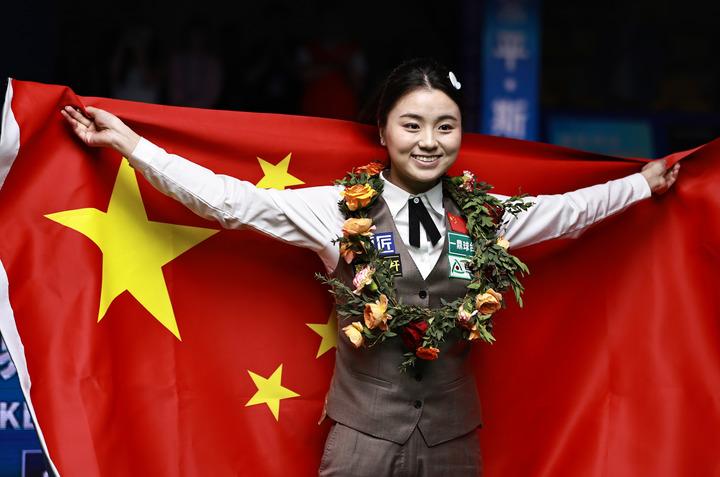 cina atleta festeggia vittoria a campionato mondiale snooker femminile 2025 da Romadailynews.it cina atleta festeggia vittoria a campionato mondiale snooker femminile 2025