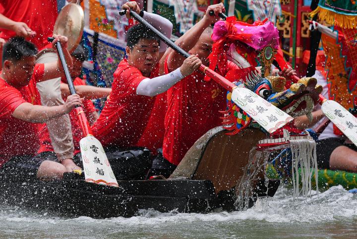cina celebrazione della festa delle barche drago da Romadailynews.it cina celebrazione della festa delle barche drago