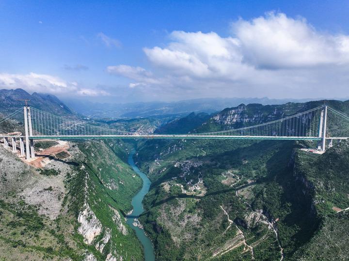 Cina: Guizhou, in costruzione ponte piu’ alto del mondo Cina: Guizhou, in costruzione ponte piu’ alto del mondo