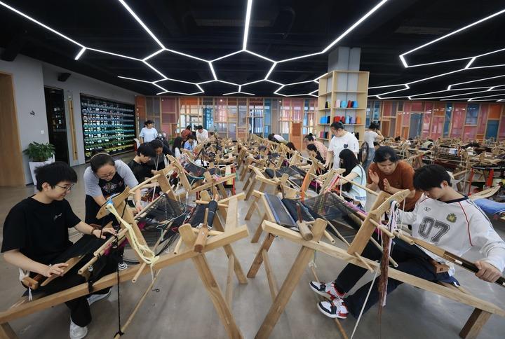 Cina: Hunan, Zhangjiajie promuove patrimonio culturale immateriale Cina: Hunan, Zhangjiajie promuove patrimonio culturale immateriale