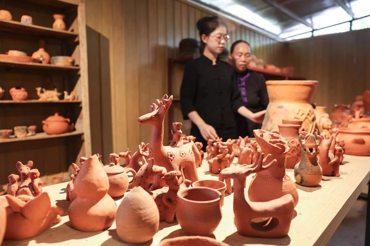 cina hainan ceramiche del gruppo etnico li a heitu