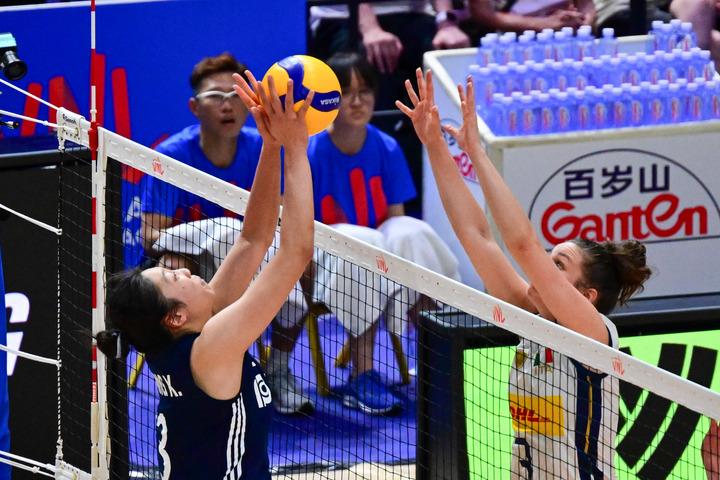 sport partita tra cina italia di pool 5 alla vnl femminile