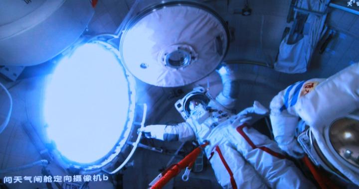 cina equipaggio shenzhou 20 esegue seconda attivita8217 extraveicolare