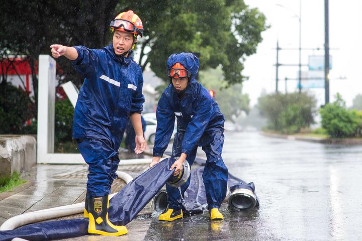 cina zhejiang tifone co may si abbatte su citta8217 di zhoushan
