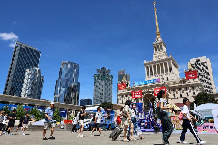 cina al via shanghai book fair 2025