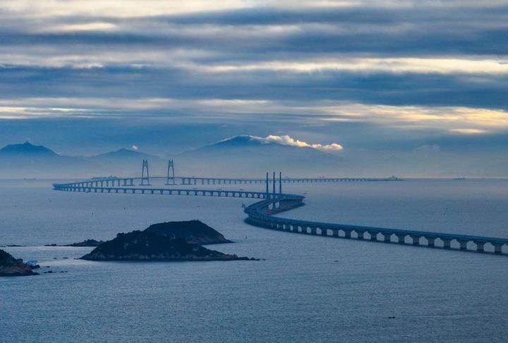 Cina: Ponte Hong Kong Zhuhai Macao, gestiti 90 mln viaggi passeggeri da apertura