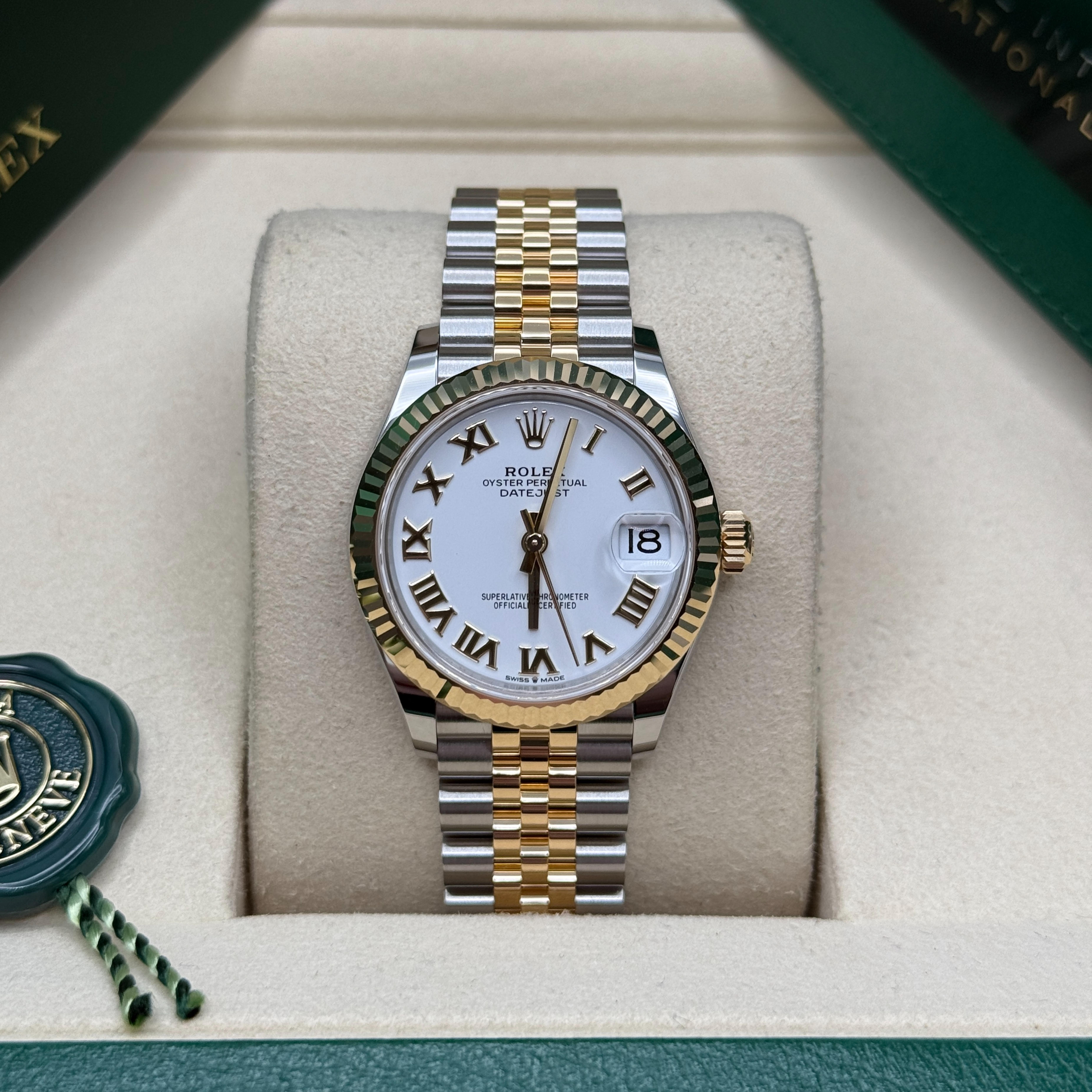 Rolex Datejust 31 Two-Tone Fluted / White / Roman / Jubilee