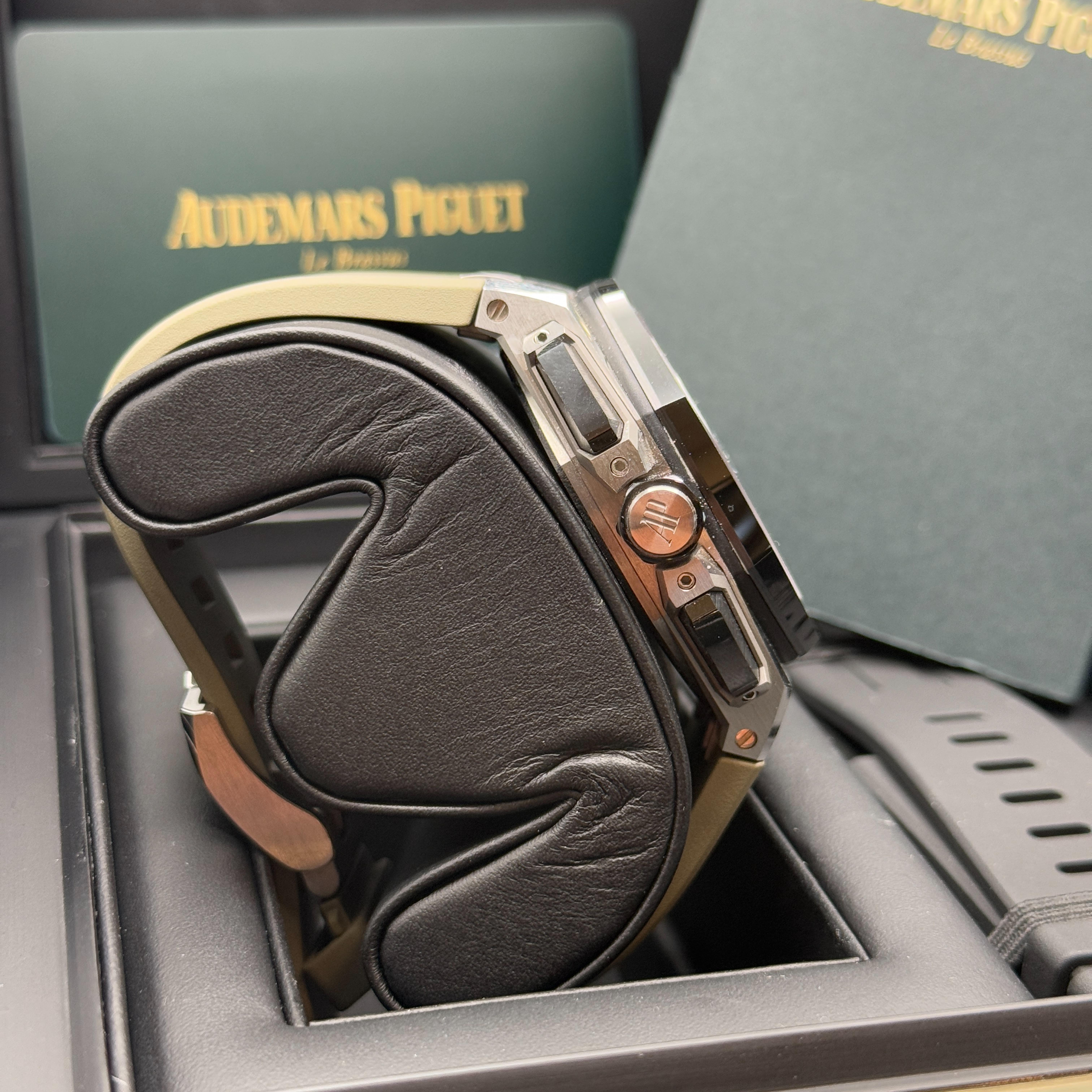 Audemars Piguet Royal Oak Offshore Chronograph 43 Steel / Ceramic