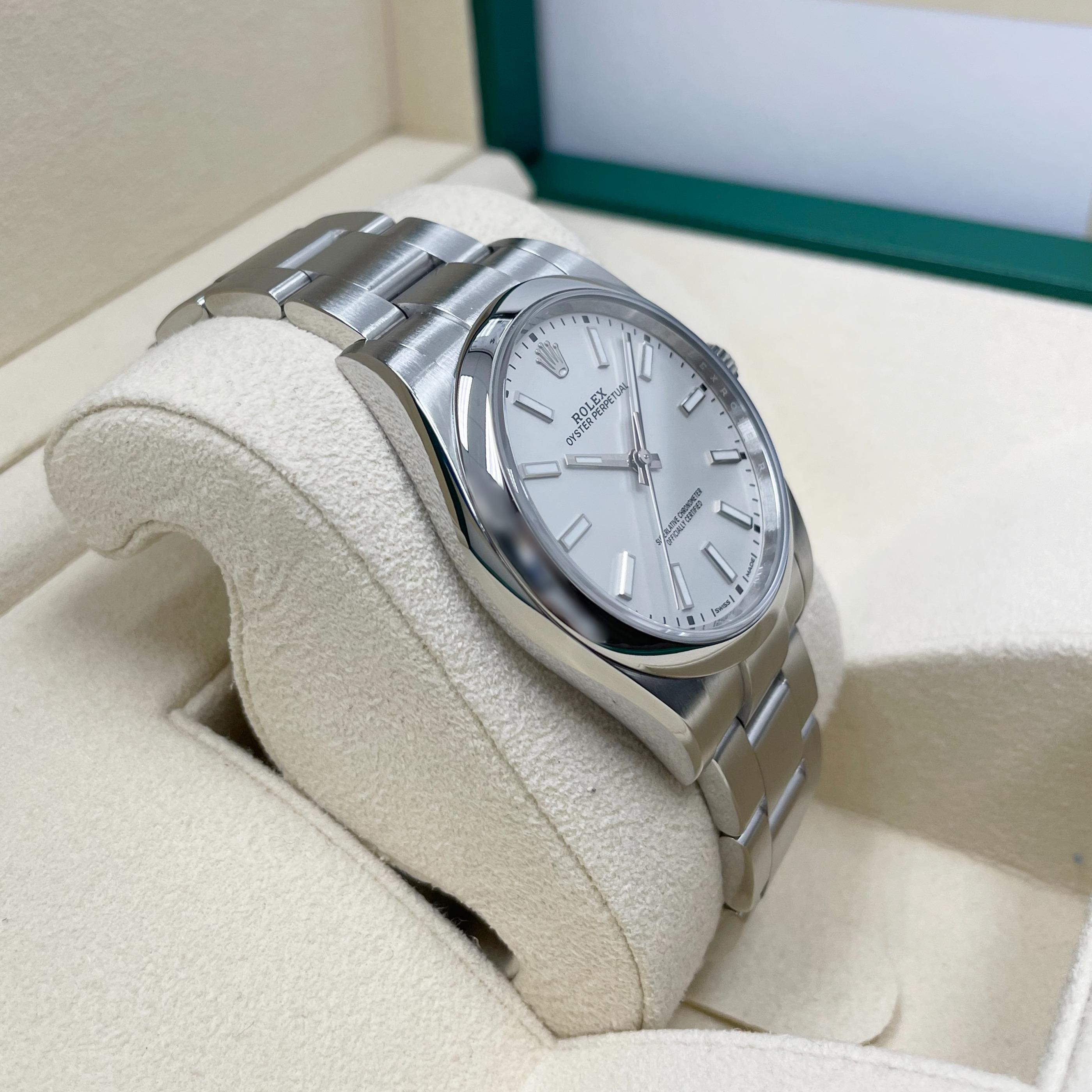 Rolex Oyster Perpetual 39 White 114300 0004 Watches Bezel