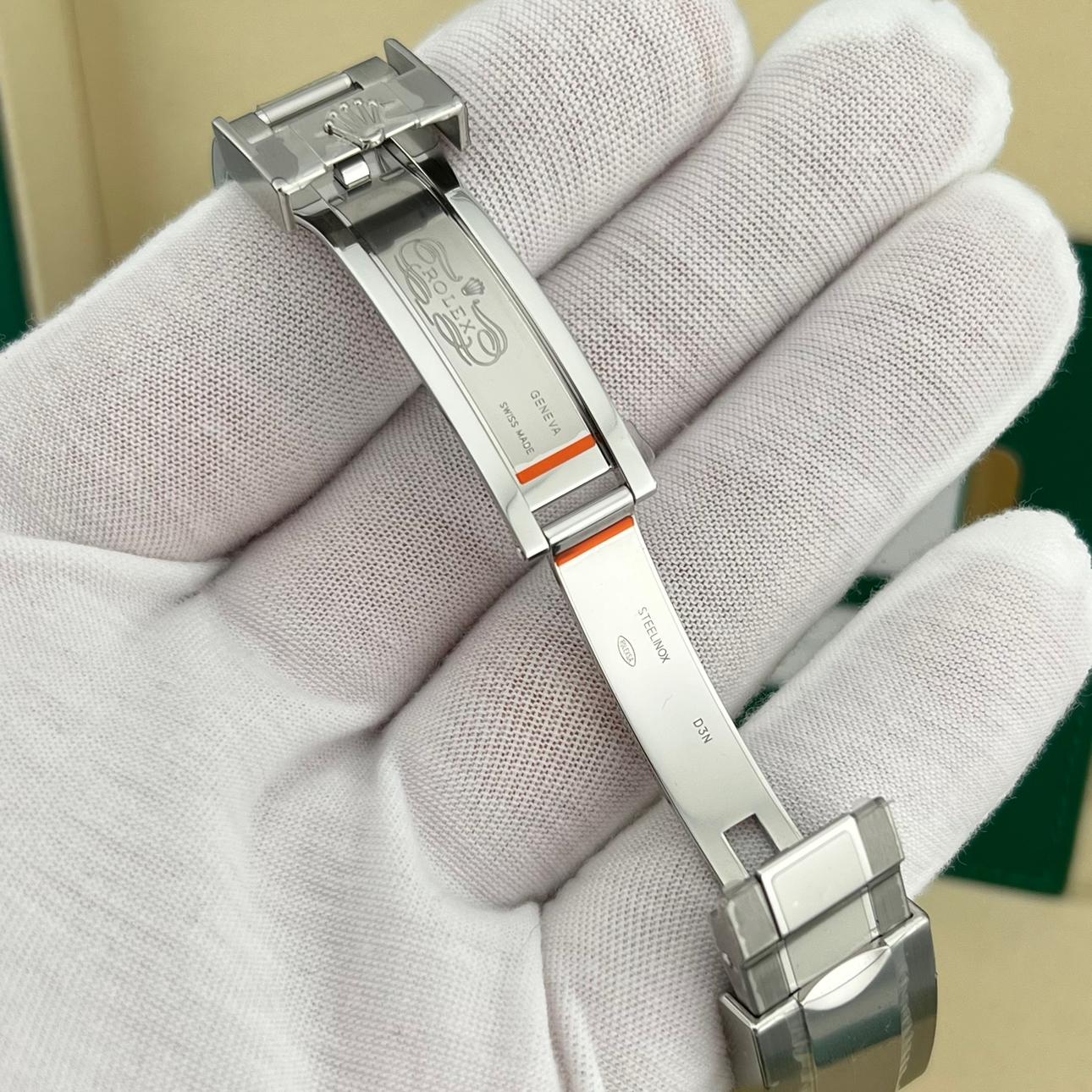 38da2e2c-76f0-4d27-ba8e-