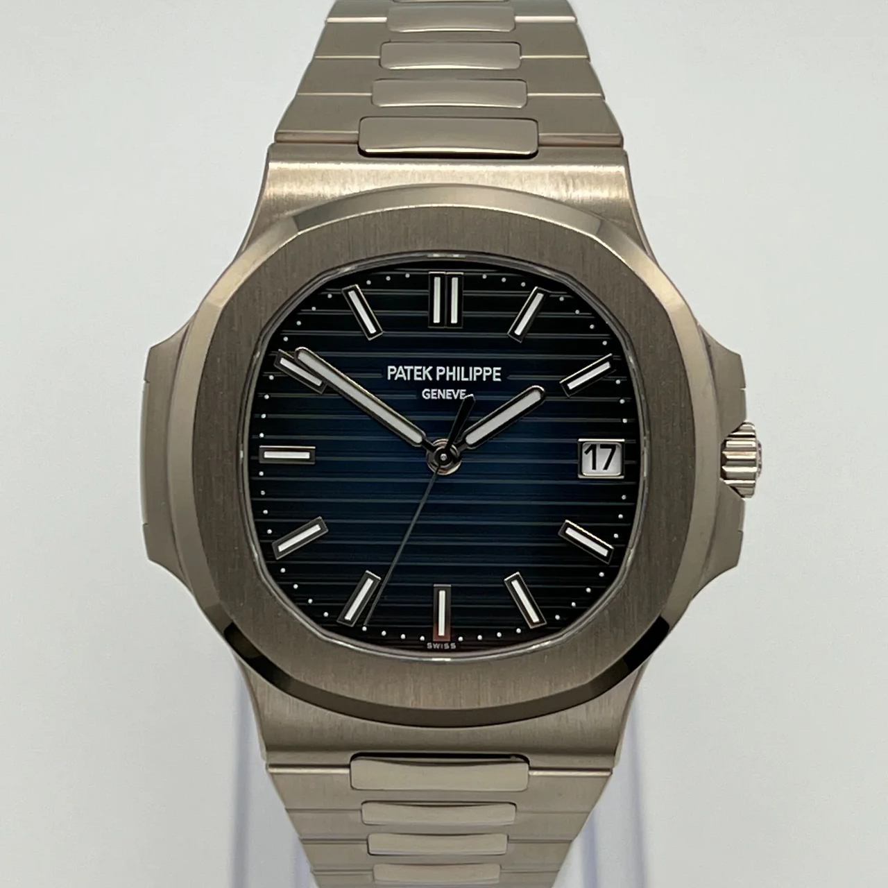 Buy & Sell PATEK PHILIPPE Nautilus White Gold 5811/1G