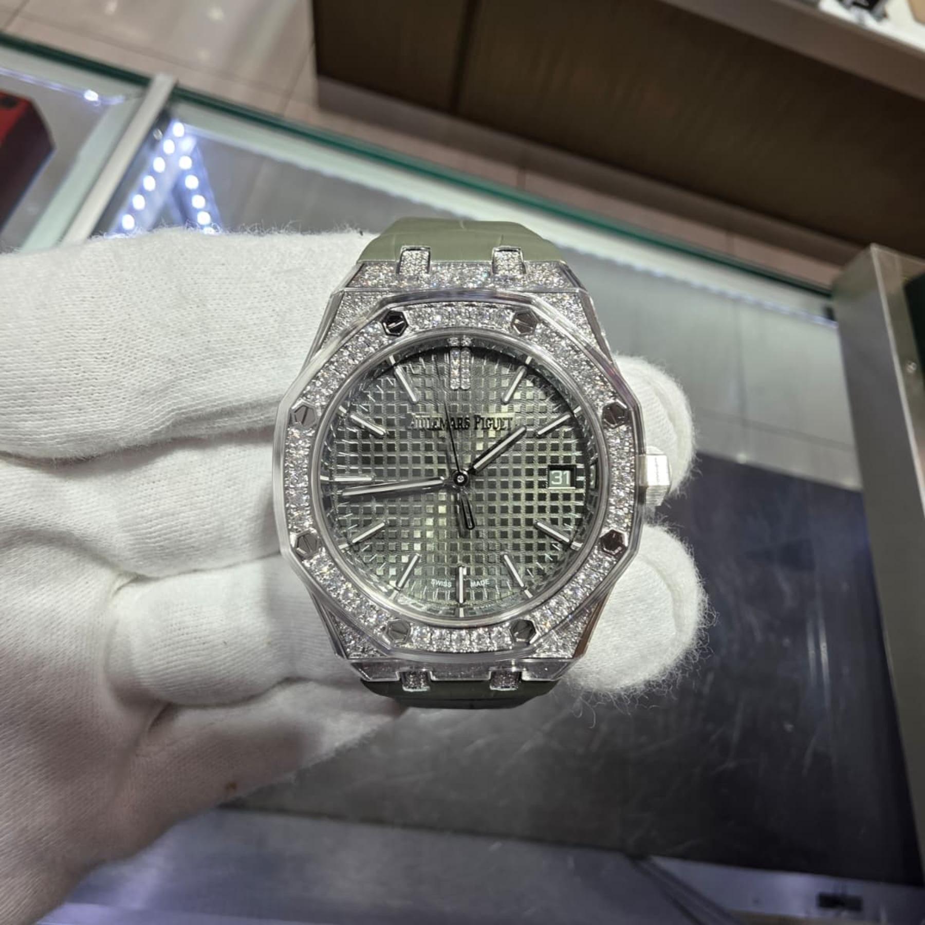 Audemars Piguet Royal Oak Selfwinding 37 White Gold - Diamond