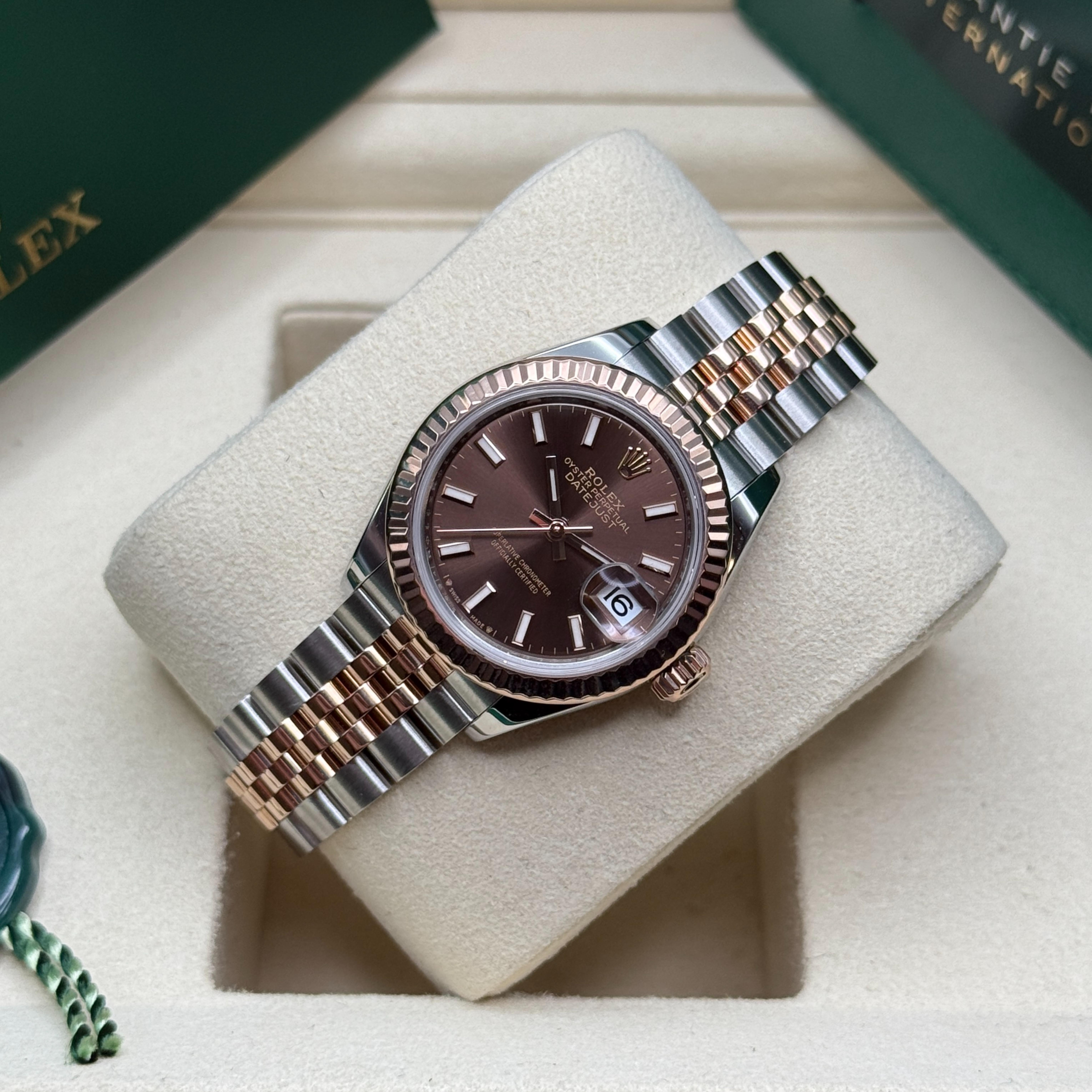 Rolex Lady-Datejust 28 Two-Tone / Fluted / Chocolate / Jubilee