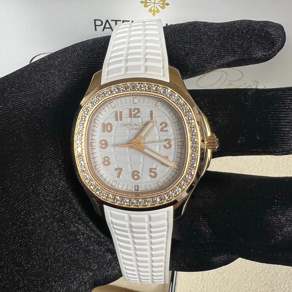 Patek Philippe Aquanaut Ladies White Dial Rose Gold Aquanaut Luce Travel 5269/200R