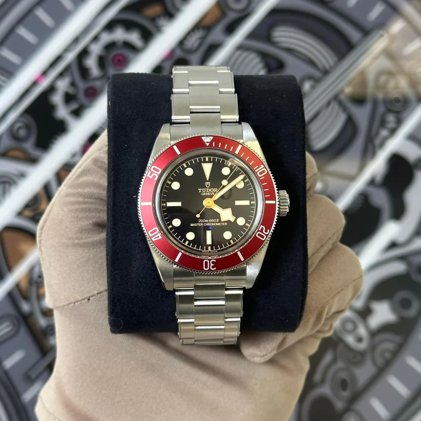Tudor Black Bay 41 Steel / Red / Black / Oyster M7941A1A0RU Tudor Black Bay 41 Steel / Red / Black / Oyster M7941A1A0RU