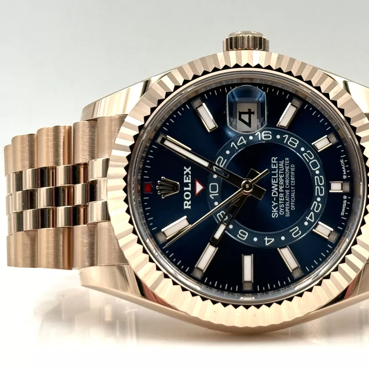 Rolex Sky-Dweller 42 Rose Gold / Fluted / Blue / Jubilee Rolex Sky-Dweller 42 Rose Gold / Fluted / Blue / Jubilee