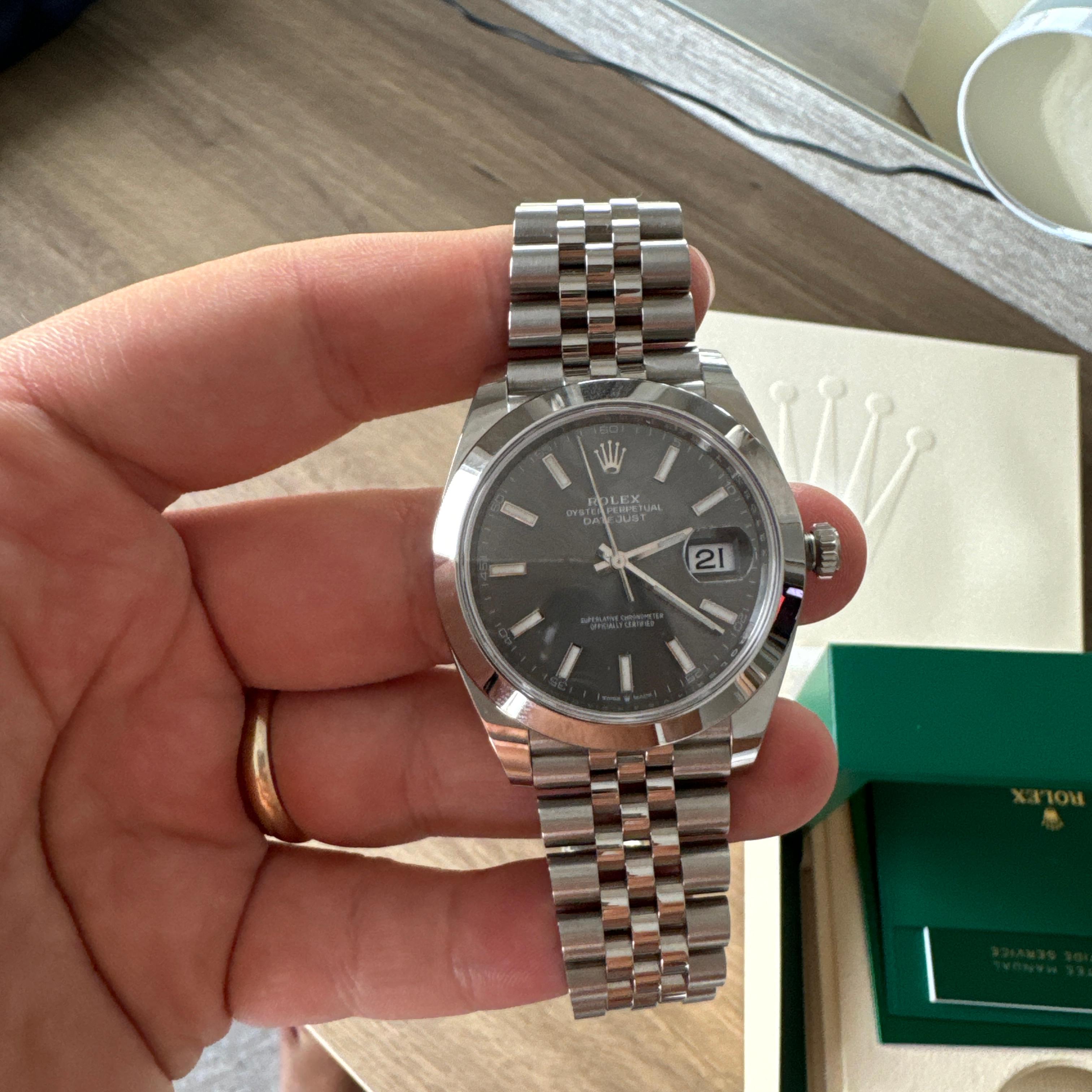 Smooth Bezel Rolex Oyster Perpetual 41 Wrist Rolex Datejust 41
