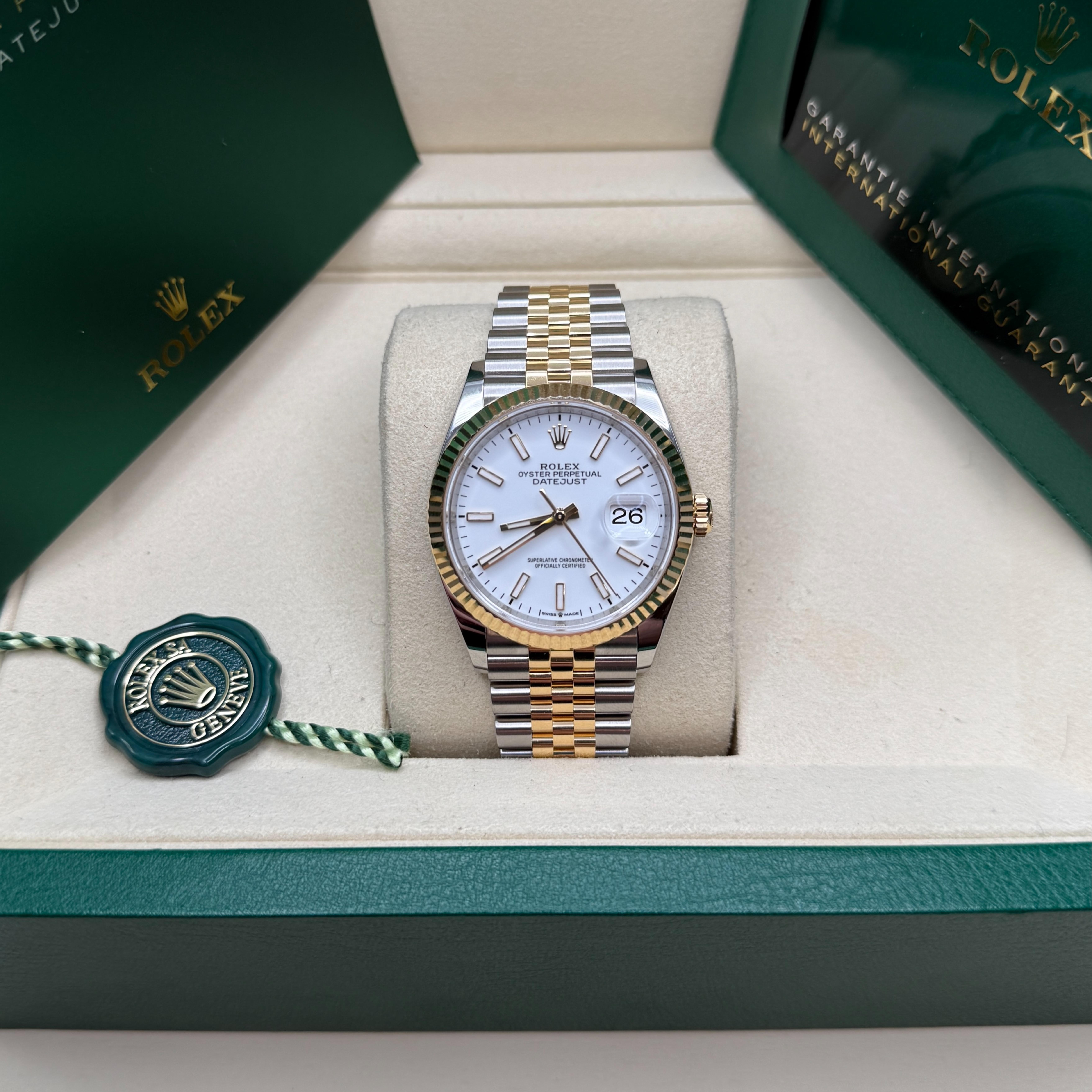 Rolex Datejust 36 Two-Tone Fluted / White / Jubilee 126233