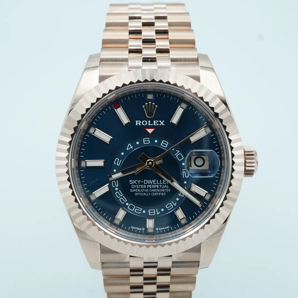 Rolex Sky-Dweller 42 Rose Gold / Fluted / Blue / Jubilee Rolex Sky-Dweller 42 Rose Gold / Fluted / Blue / Jubilee