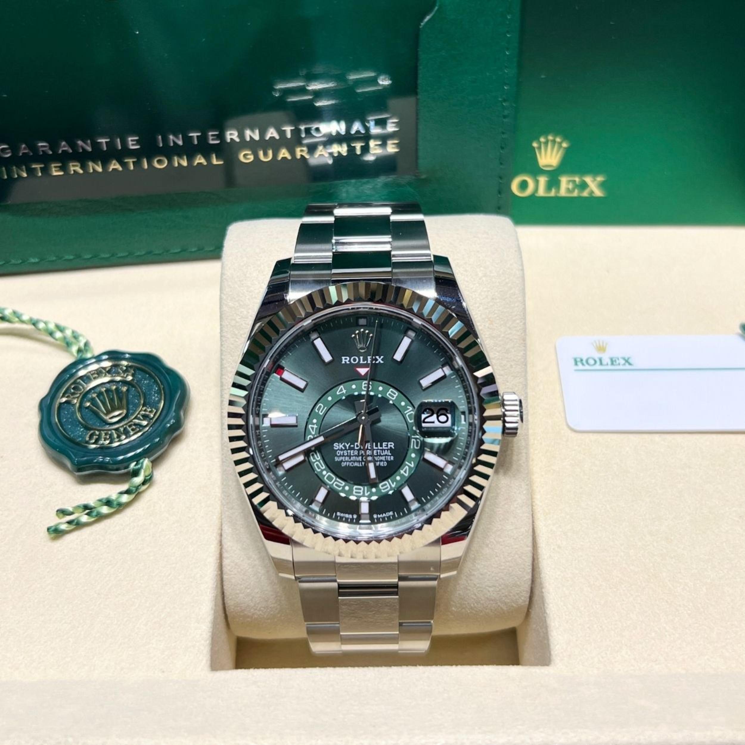 Rolex Sky-Dweller 42 Steel / Fluted / Green / Oyster 336934