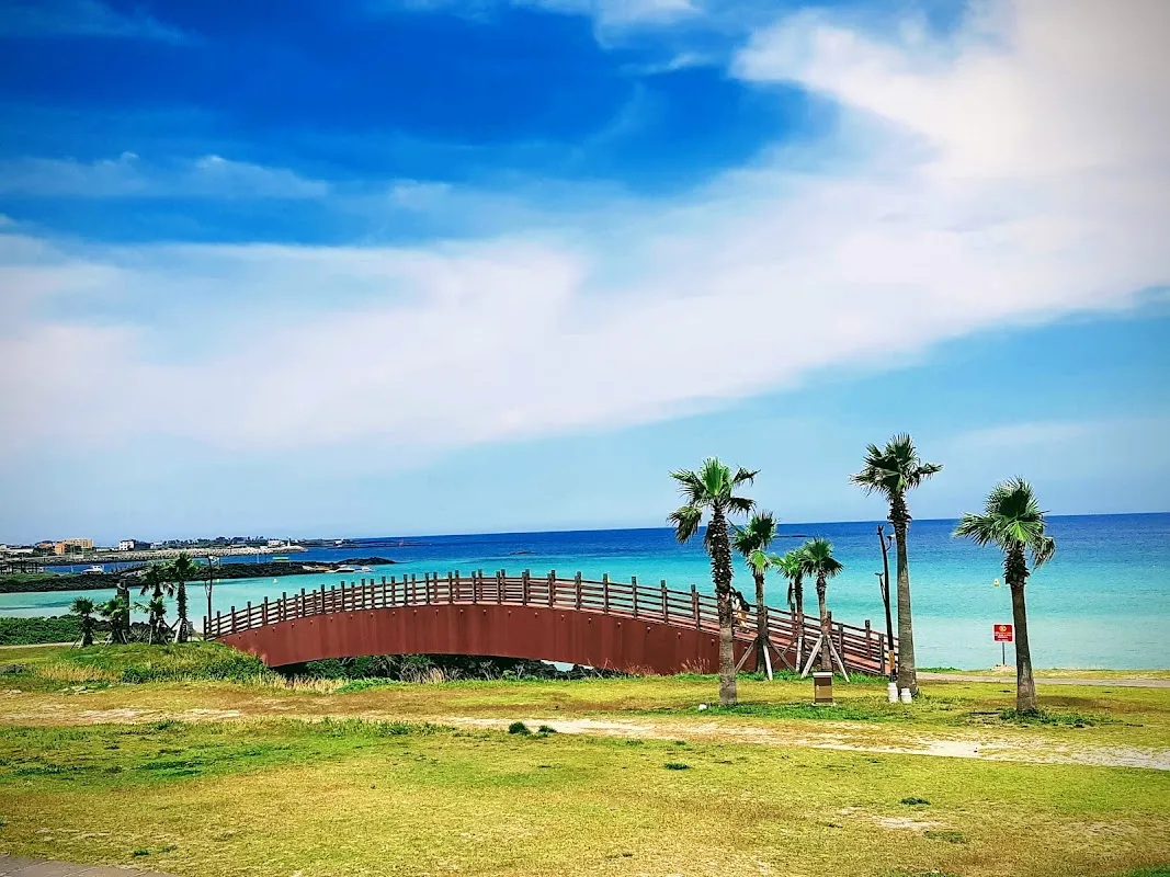 Hamdeok Beach 8